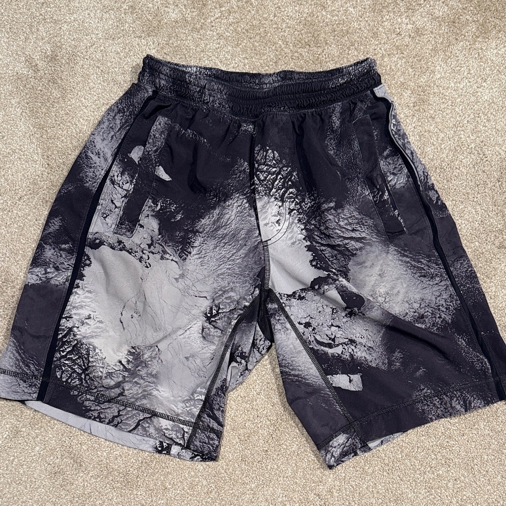 Lululemon Pace Breaker Shorts men’s small